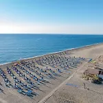 Club Esse Aquilia Village 4*