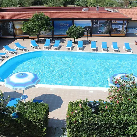 Club Esse Aquilia Village ホテル Badolato Marina