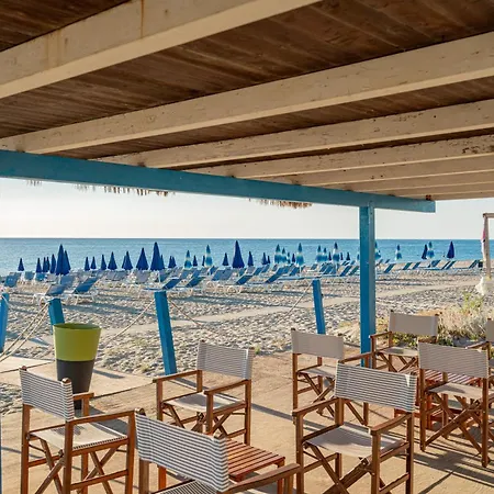מלון Club Esse Aquilia Village 4*