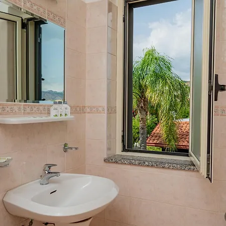 מלון Club Esse Aquilia Village Badolato Marina