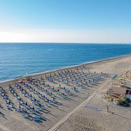 Club Esse Aquilia Village 4*