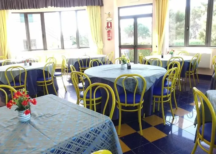 Szálloda Club Esse Aquilia Village 4*