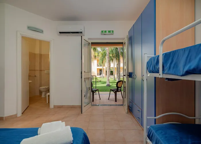 Club Esse Aquilia Village Szálloda 4*